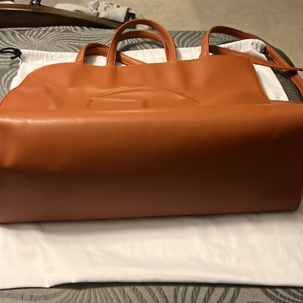 Authentic Tan Large Telfar - Picture 6 of 9